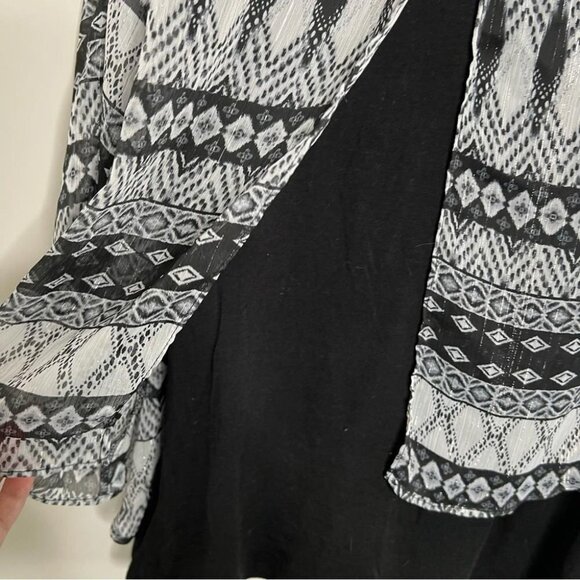 A Byer Womens Size Medium Black Silver Flutter Open Sleeve Blouse Metallic Layer - Picture 7 of 11